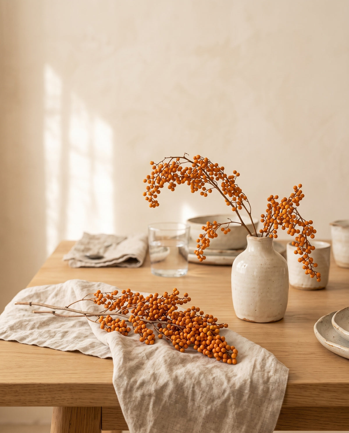 Idea de uso: falsa pimienta seca naranja decorando. Velas y accesorios no incluidos.